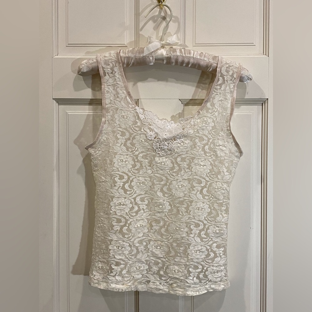 Cinema Etoile beautiful white lace tee